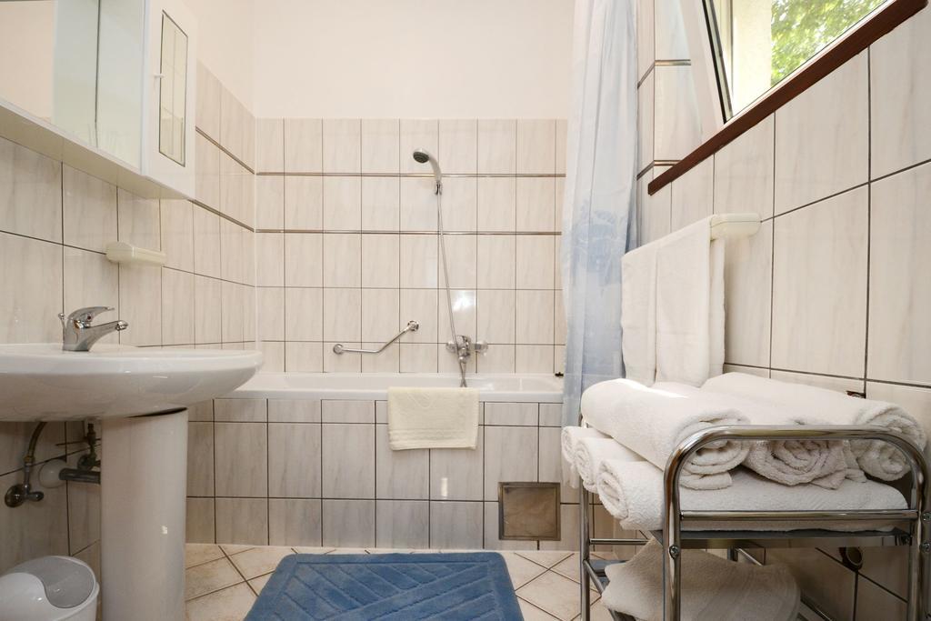 Apartments Tena ポレッチ エクステリア 写真
