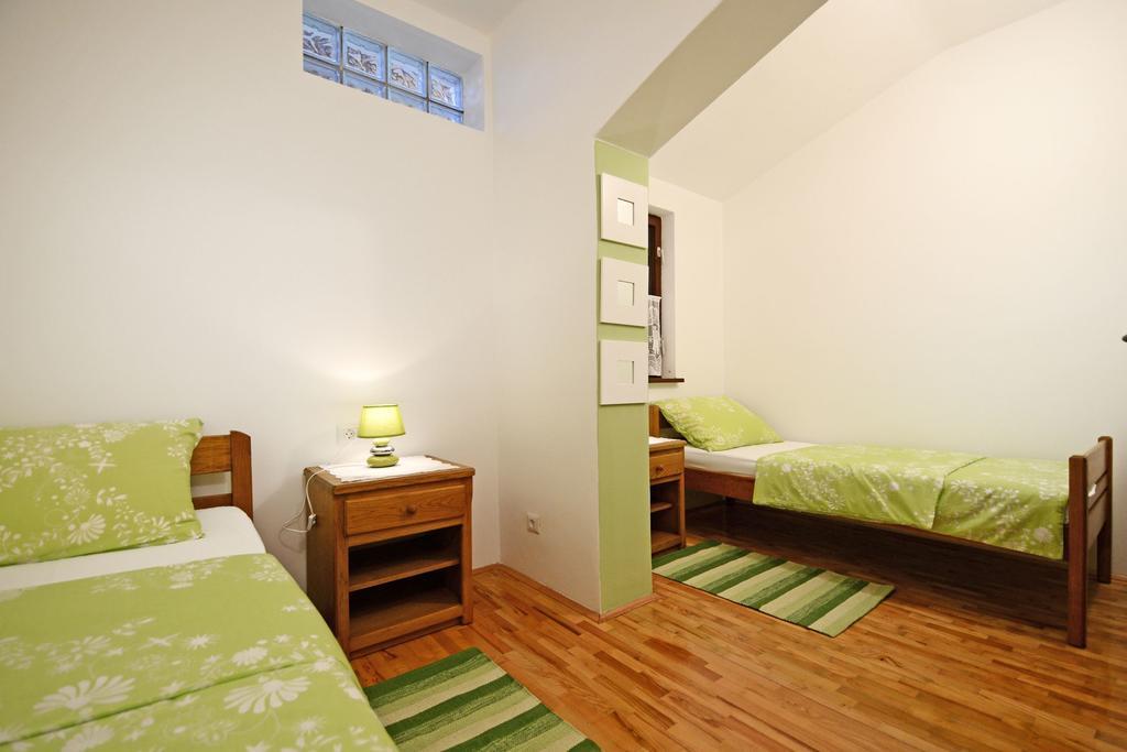 Apartments Tena ポレッチ 部屋 写真
