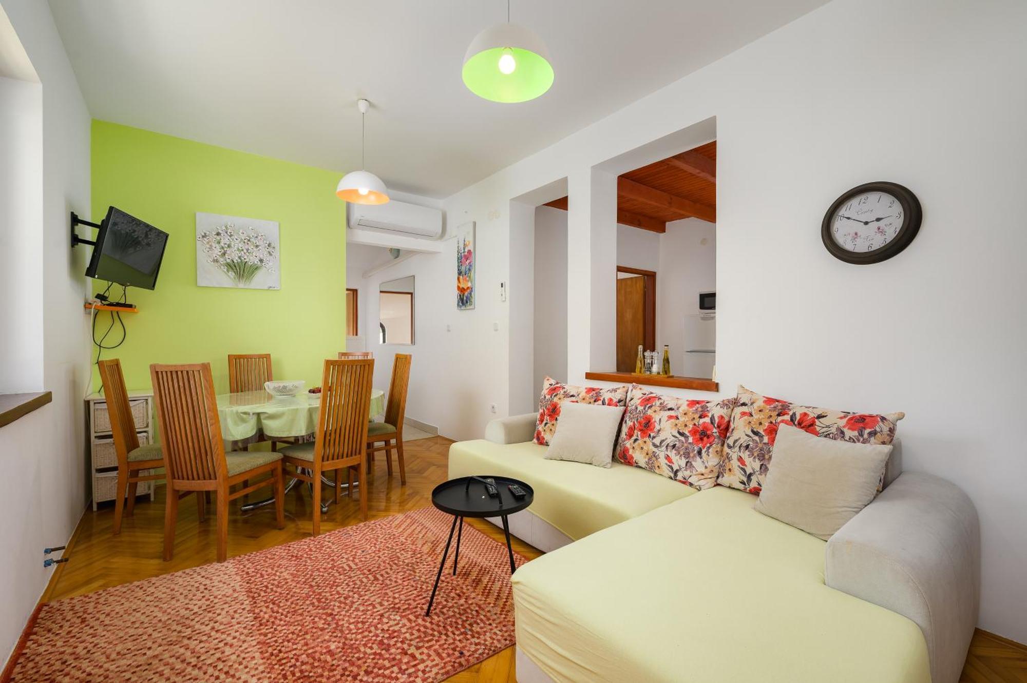 Apartments Tena ポレッチ エクステリア 写真