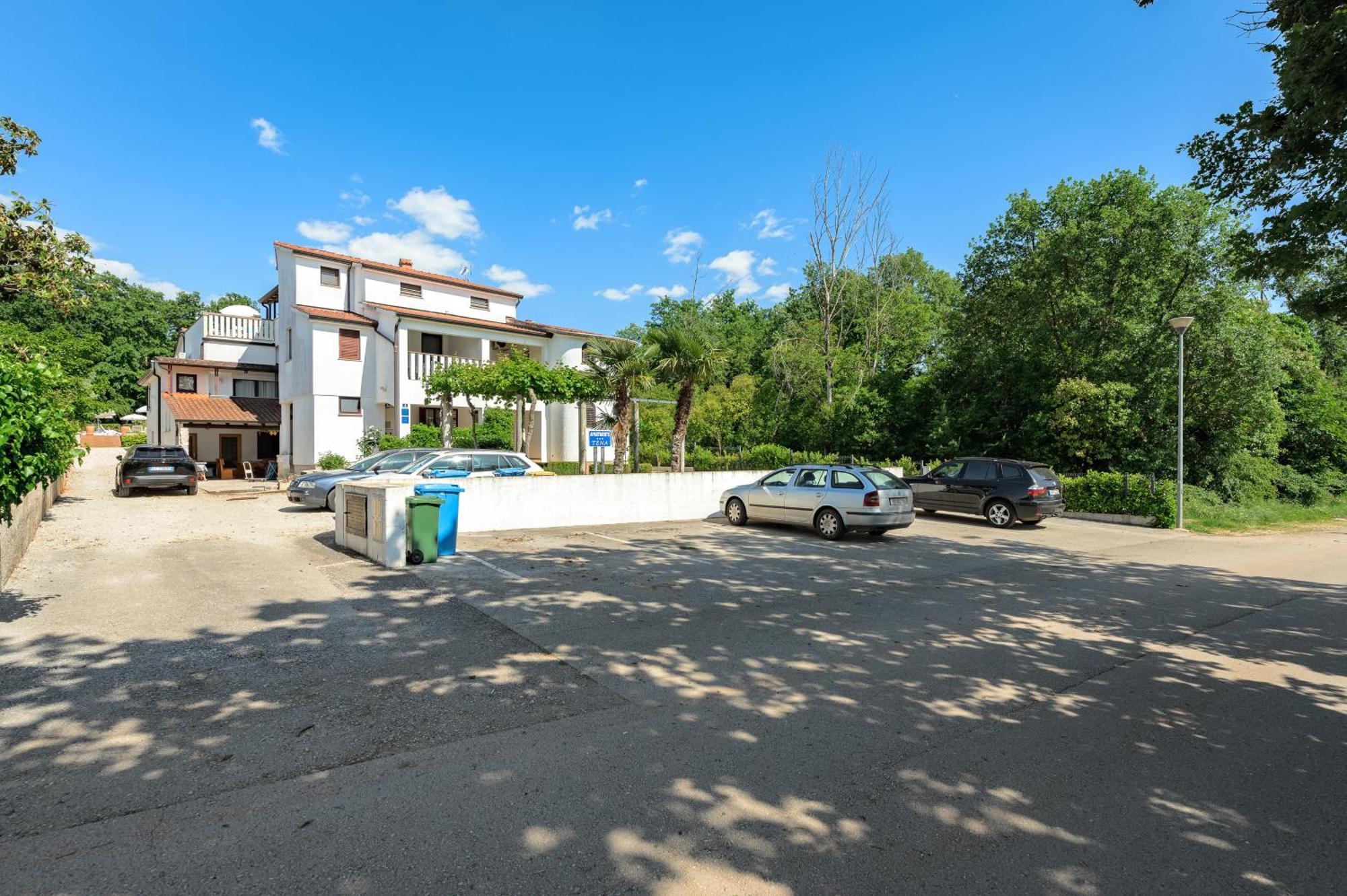 Apartments Tena ポレッチ エクステリア 写真