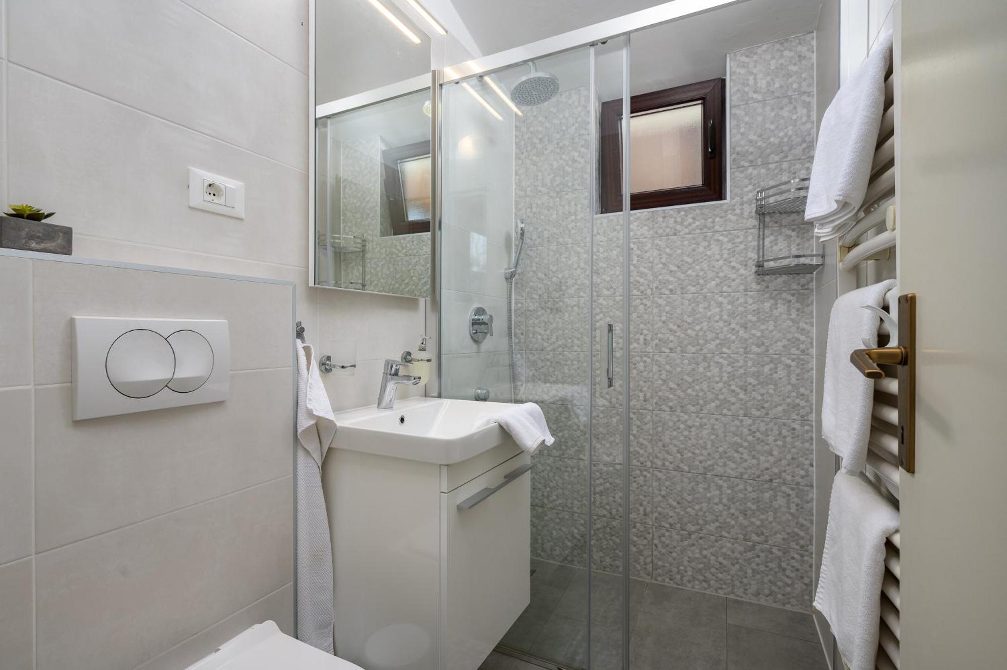 Apartments Tena ポレッチ エクステリア 写真