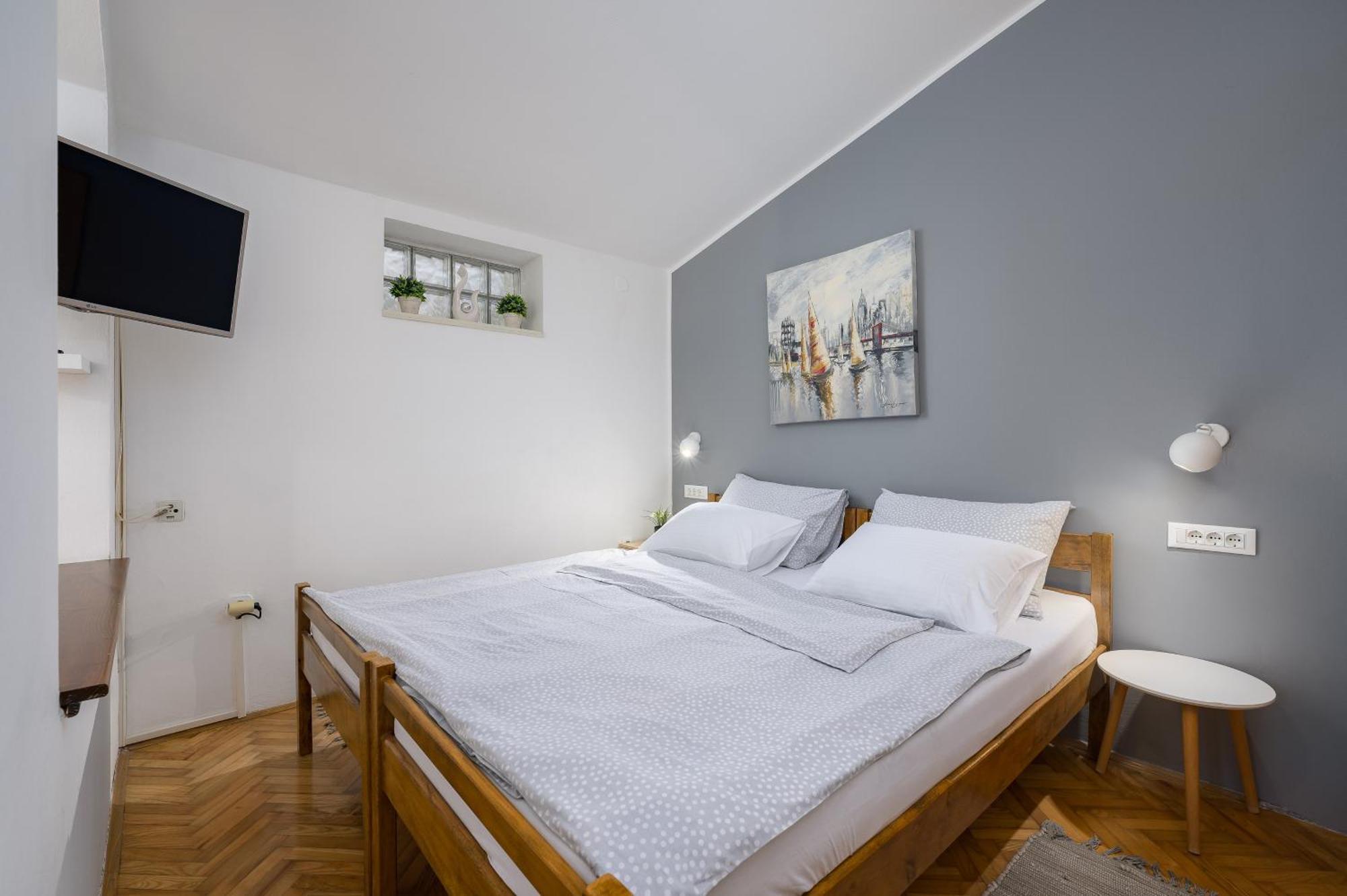 Apartments Tena ポレッチ エクステリア 写真