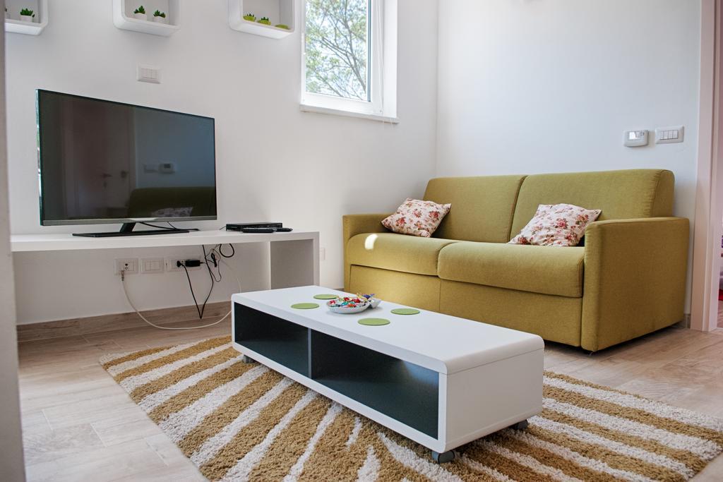 Apartments Tena ポレッチ エクステリア 写真