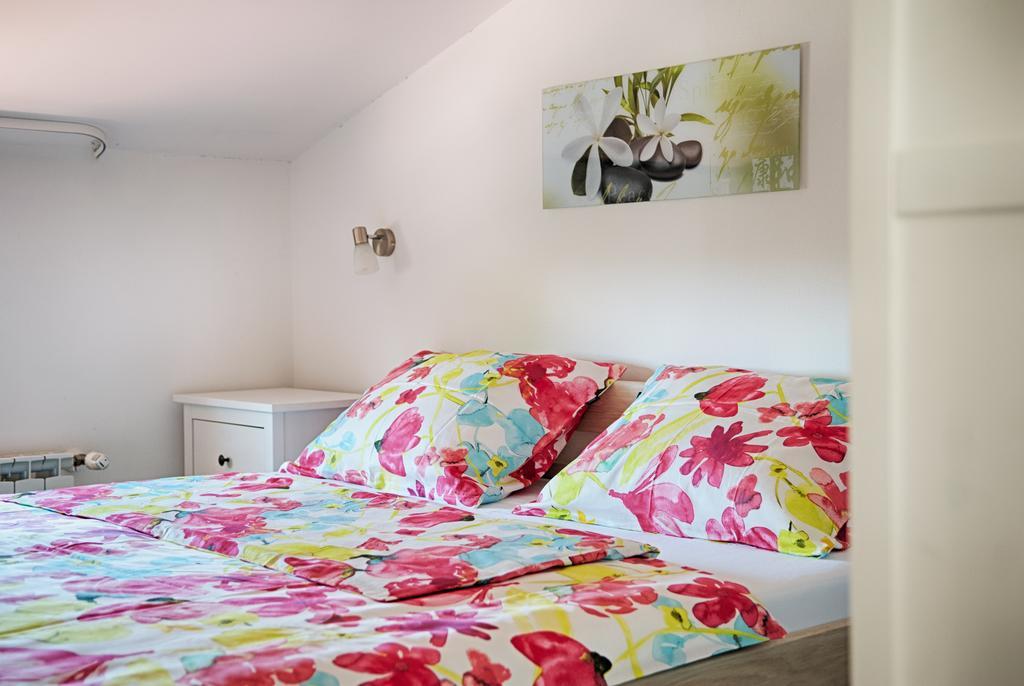Apartments Tena ポレッチ エクステリア 写真